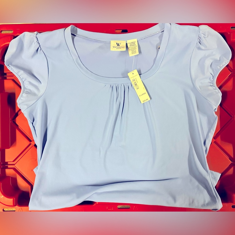 Worthington xl shirt nwt. Light blue (photos don’t bring out its true color.)